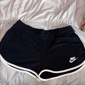 NIKE Casual Shorts with pockets